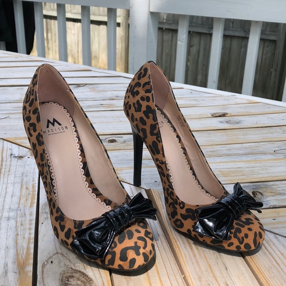 Madison By ShoeDazzel Leopard Print High Heels - Picture 1 of 4